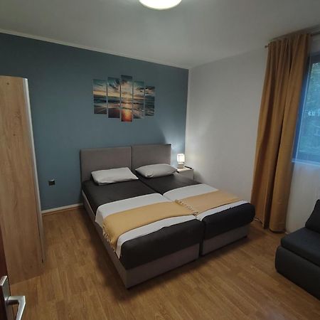 Apartman Hric -50M Od Plaze- Mali Lošinj Eksteriør bilde