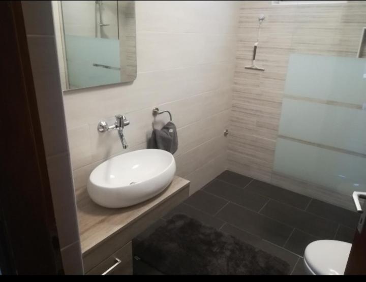 Apartman Hric -50M Od Plaze- Mali Lošinj Eksteriør bilde