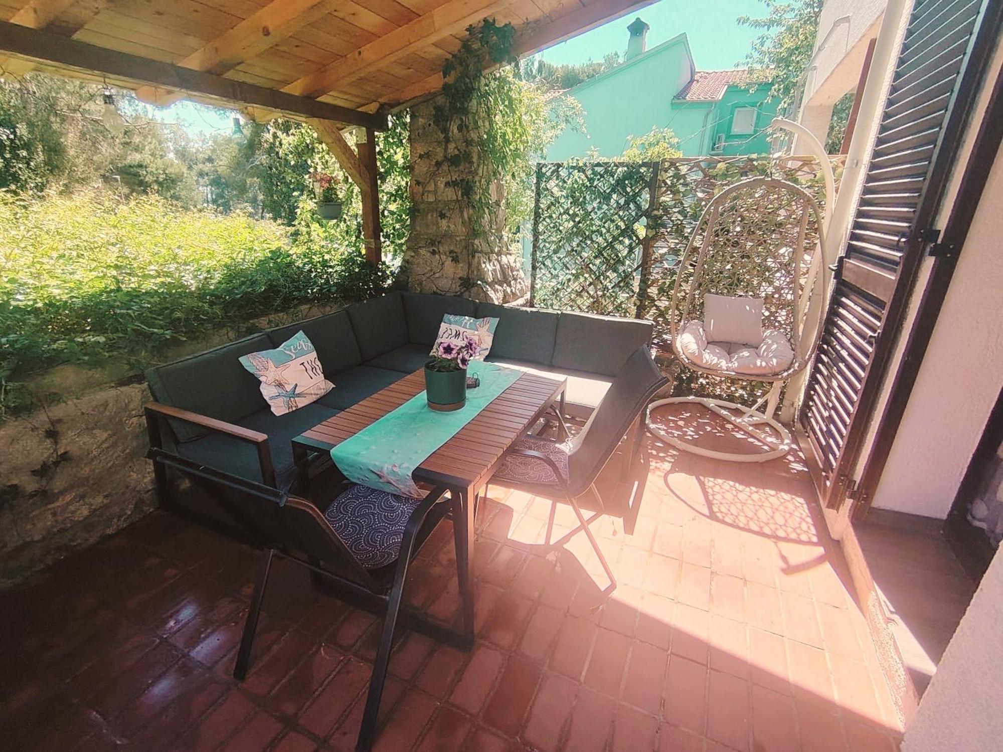 Apartman Hric -50M Od Plaze- Mali Lošinj Eksteriør bilde