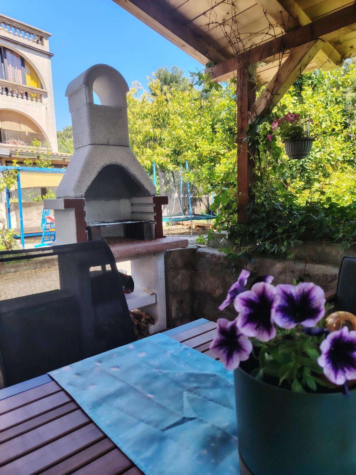 Apartman Hric -50M Od Plaze- Mali Lošinj Eksteriør bilde
